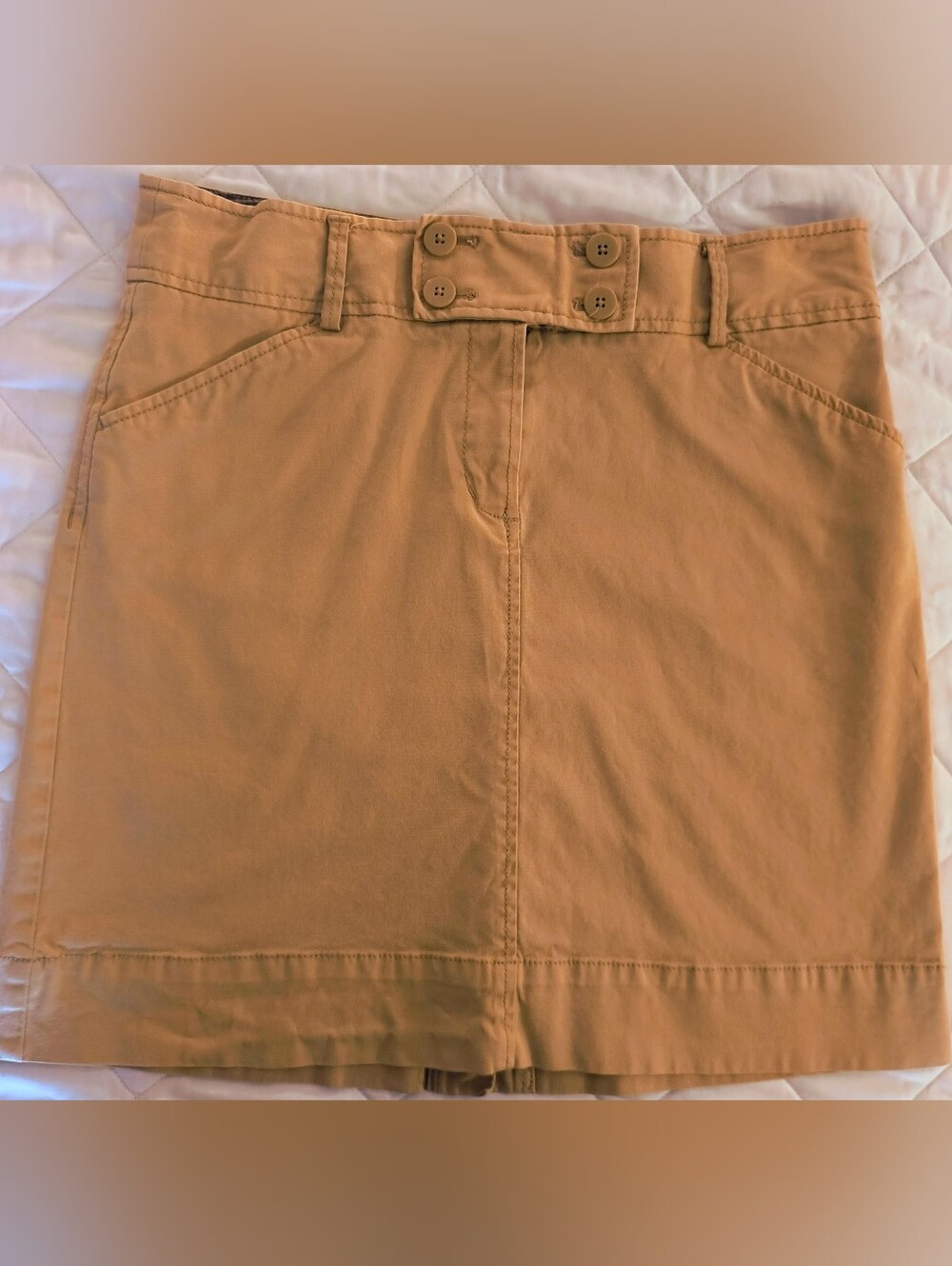 Women’s Tan Button-Accent Cotton Skirt With Stretch